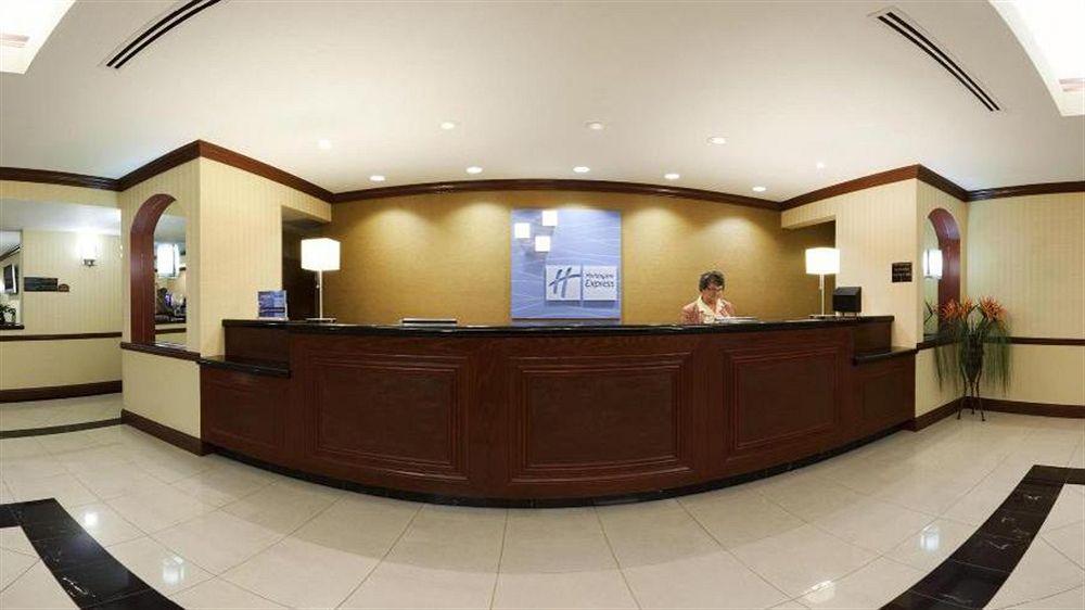 Holiday Inn Express Venice By Ihg Venice Gardens Exteriör bild