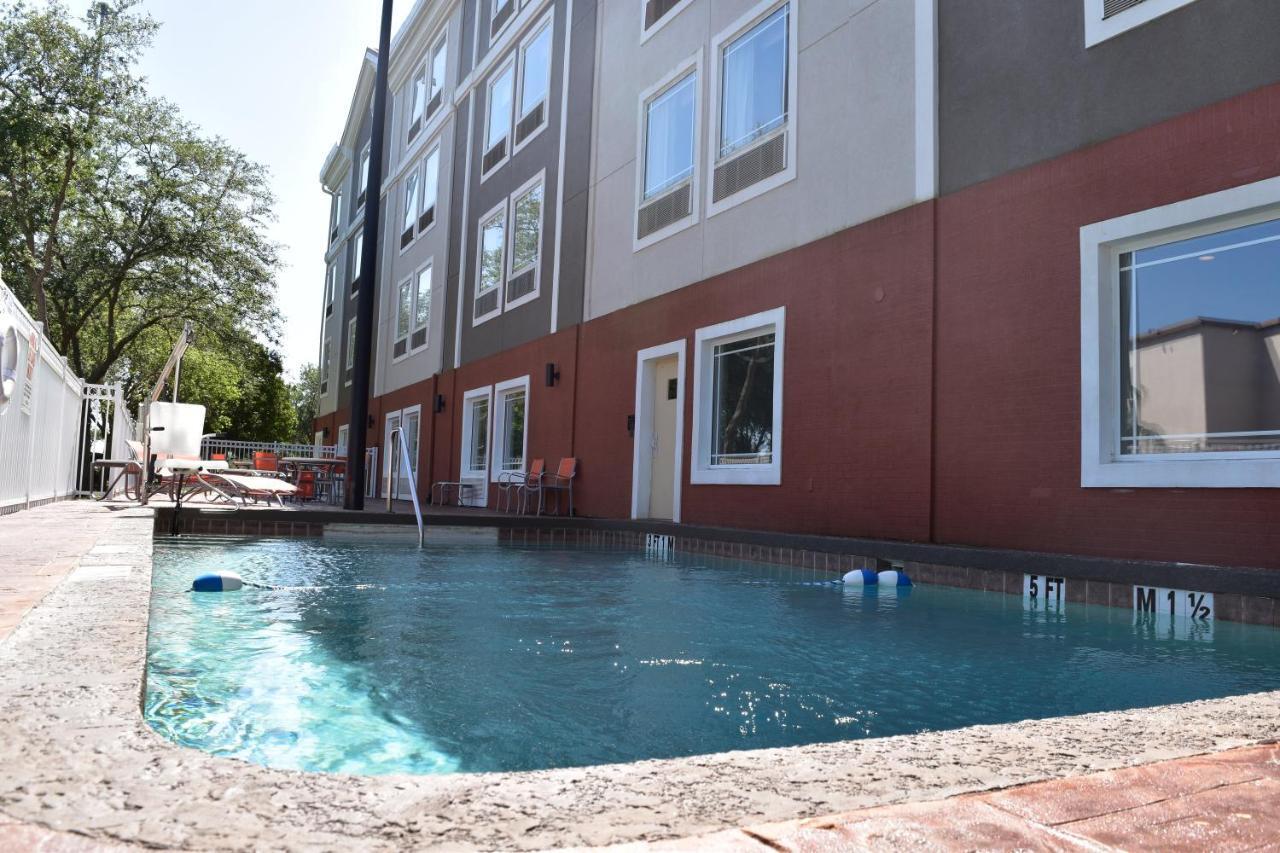 Holiday Inn Express Venice By Ihg Venice Gardens Exteriör bild